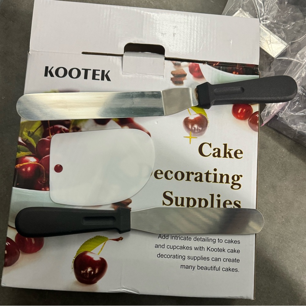 Cake Decorating Kit
